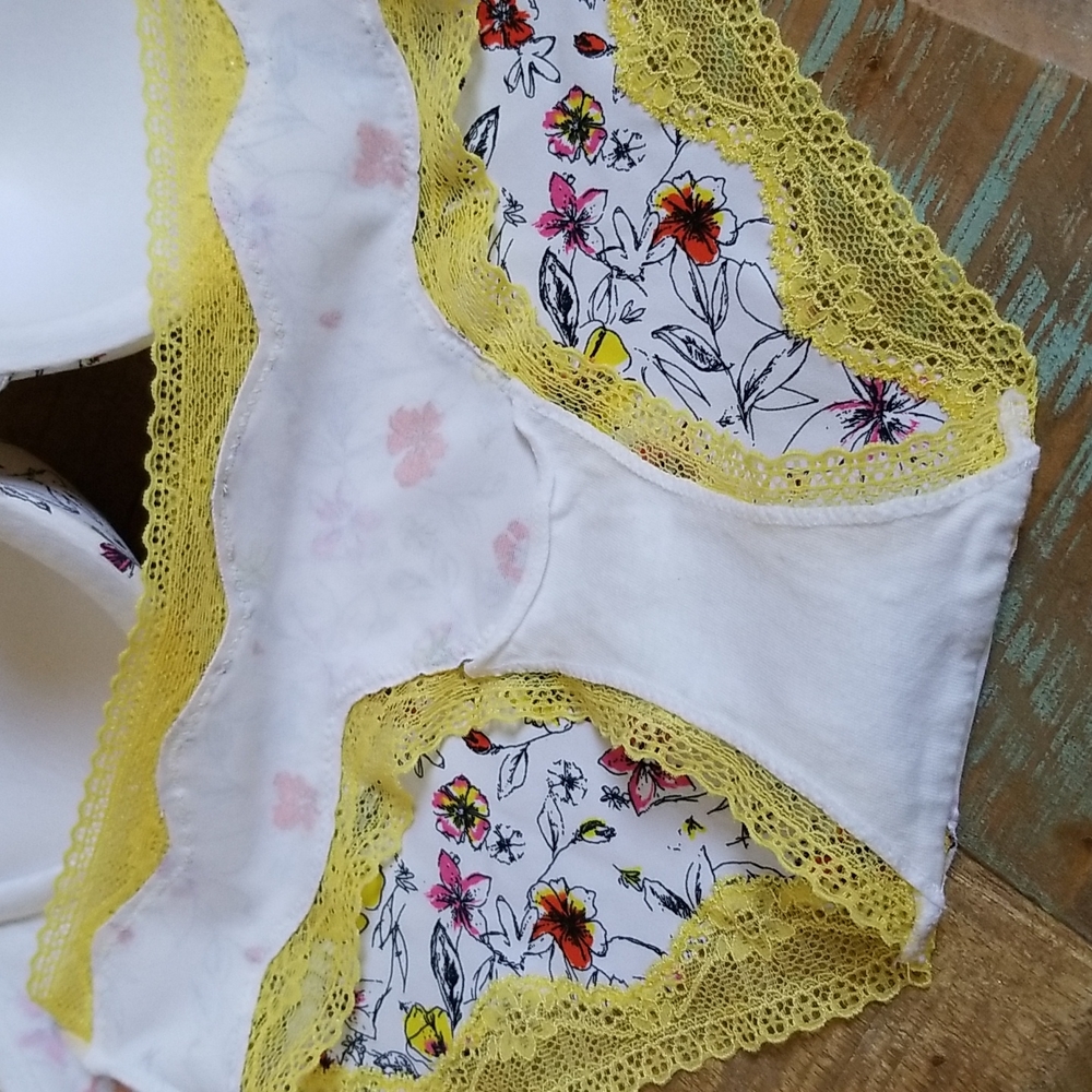 NWOT b.tempt'd Bra & Panty Set - SZ 32D/S - Picture 10 of 12